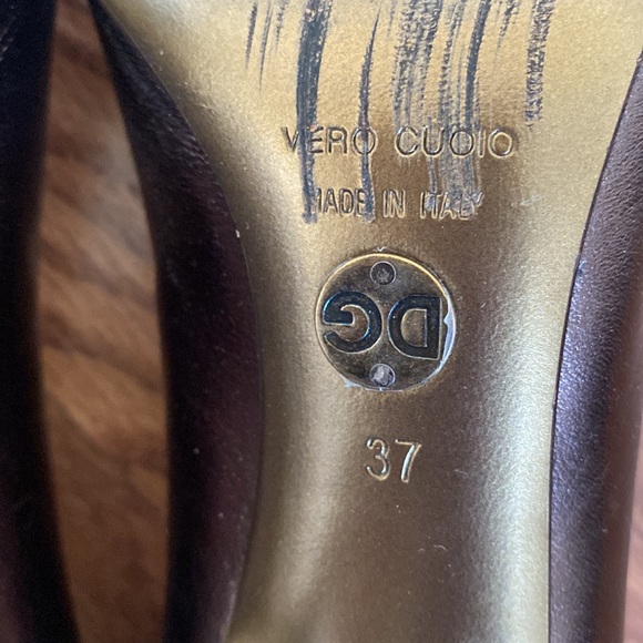 Dolce and Gabbana brown metallic pumps - Picture 6 of 6